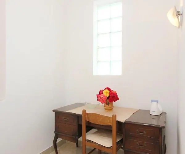 Apartments With Parking Space Orebic, Peljesac - 10073 Lägenhet Orebić